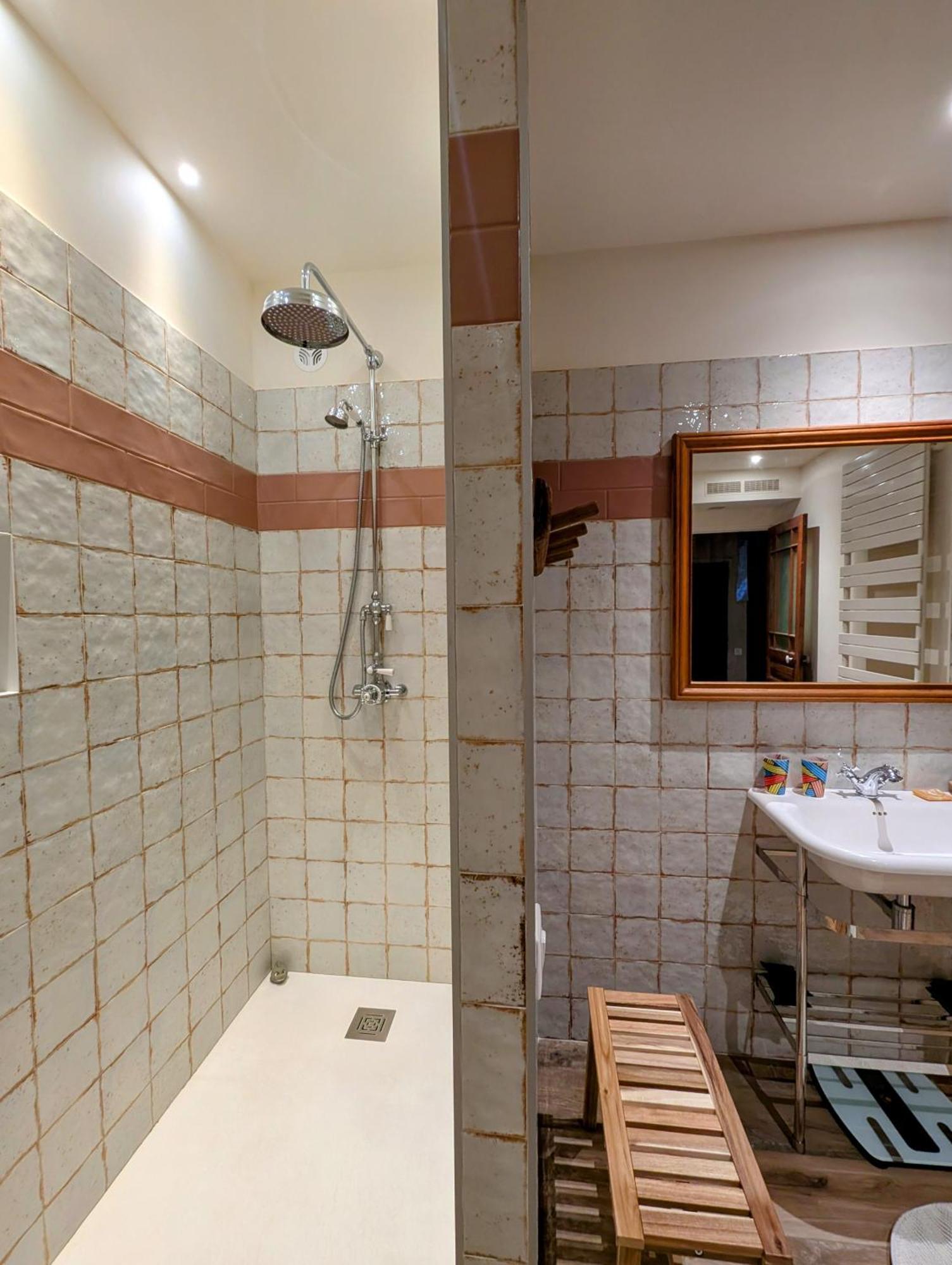 Clem - Appartement Dans Le Coeur D'Arles Kültér fotó